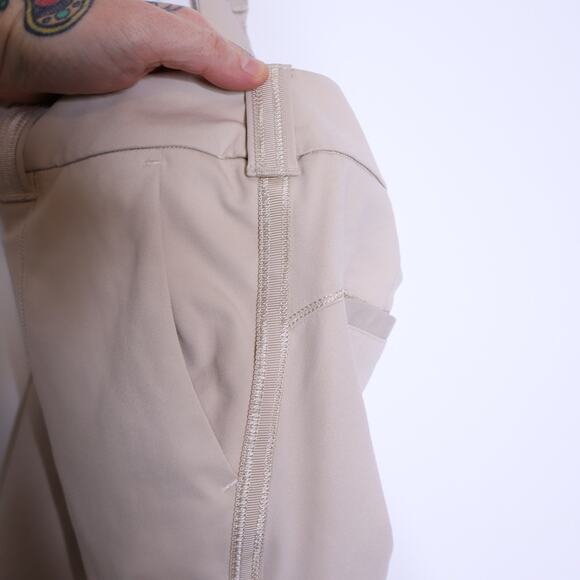 LULULEMON Club Short II Cashew Warpstreme Stretch Golf Tennis Active Women's 4 - Picture 8 of 9